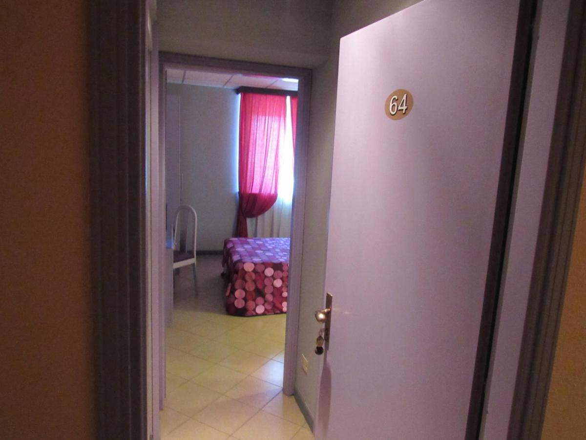 B&B The Sun Swimming & Pool Turin Exterior foto